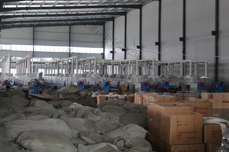 碳纖維發(fā)熱線生產車間